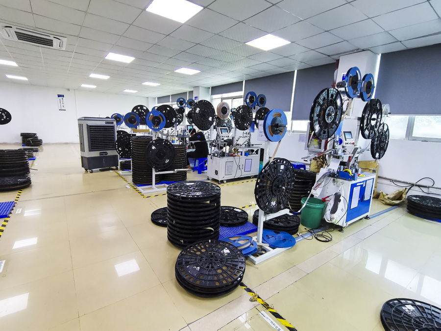 步步精全自動(dòng)生產(chǎn)中心