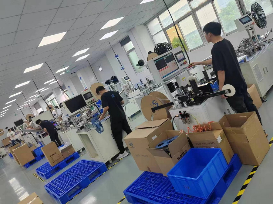 步步精全自動(dòng)生產(chǎn)中心